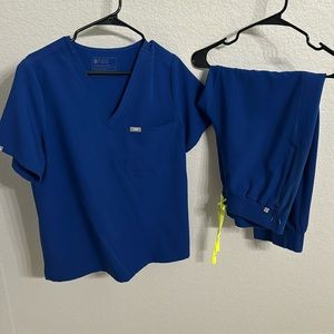 Figs Women’s Scrub Set